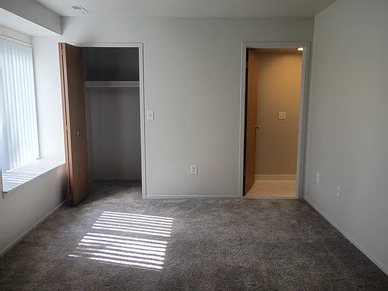 Prentiss Pointe Apartments — Photo 98