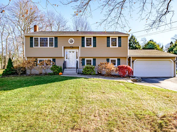 16 Woodside Drive, Scarborough, ME 04074