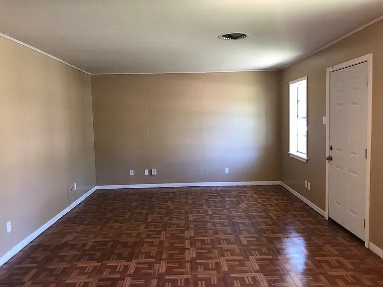 805 Matchett St — Photo 15