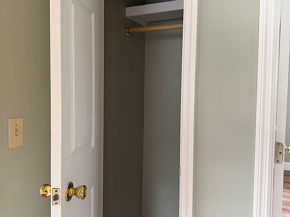3rd image of 1709 Meadow Ridge Cir