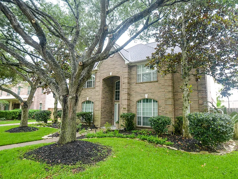 22303 Bridgehaven Dr — Photo 2