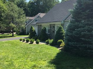 49 Manor Rd, Livingston, NJ 07039