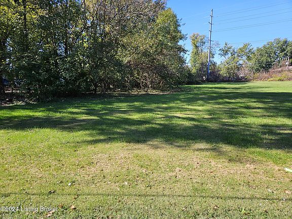 4th image of 4426 Sanders Ln