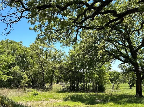 3270 Upper Montague Rd, Bowie, TX 76230