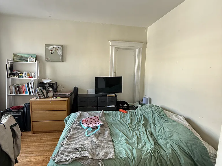 31 Queensberry St #7 — Photo 6