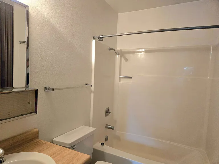 114 Wisconsin Ave #9 — Photo 15