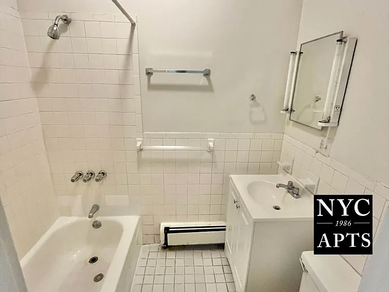 328 E 55th St #9 — Photo 7