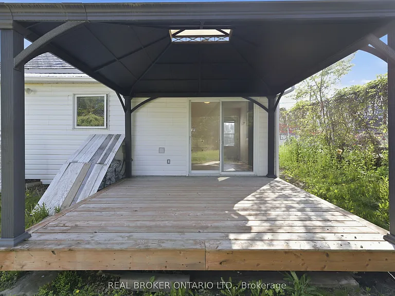 35 Victoria St — Photo 41