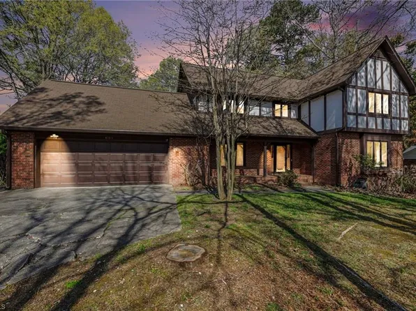 4103 Oak Hollow Dr, High Point, NC 27265