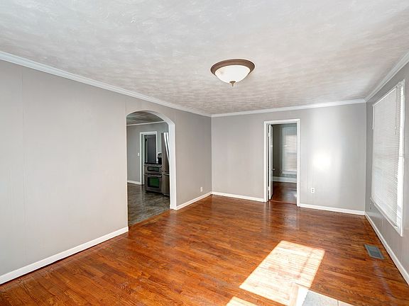 5th image of 1216 E Iron Ave