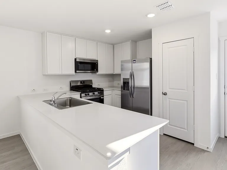 3145 Campeiro Ave — Photo 4