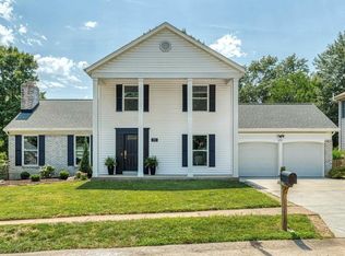 812 Stone Canyon Dr, Ballwin, MO