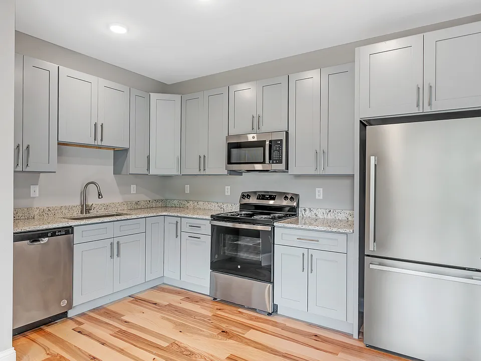 2806 Lafayette Ave #D