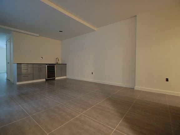 4th image of 3671 Broadway APT 8