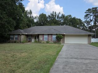 111 Spruce St, Village Mills, TX 77663