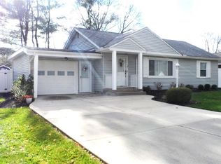 2542 Carson Rd, Akron, OH 44333