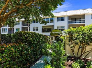 72 7th St S APT 103, Naples, FL 34102