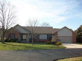 116 Orchard Grove Dr, Clyde, OH 43410