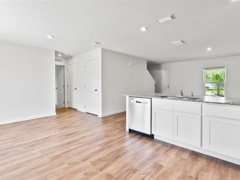 612 Linnet Ct — Photo 10
