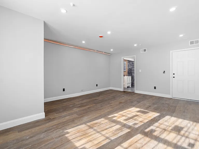 481 15th Ave #2 — Photo 33