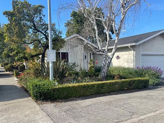 5th image of 32 Mendocino Ln
