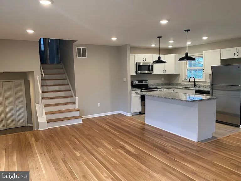 6810 Fern Ln — Photo 8