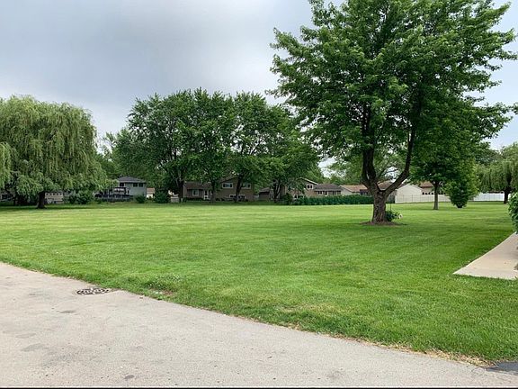 2nd image of 225 Wapoos Ct