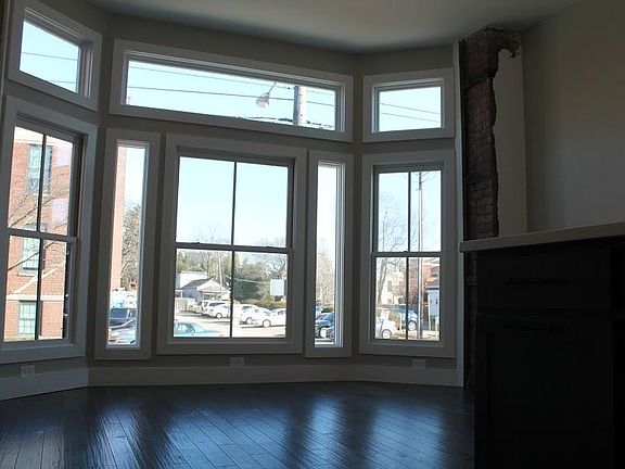 2nd image of 715 Greenup St Floor 1