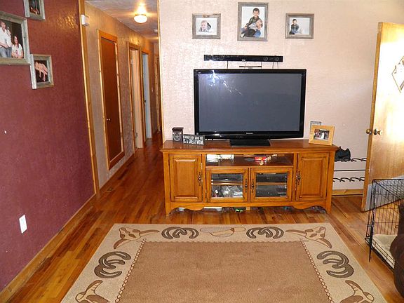 3rd image of 116 Circle Dr