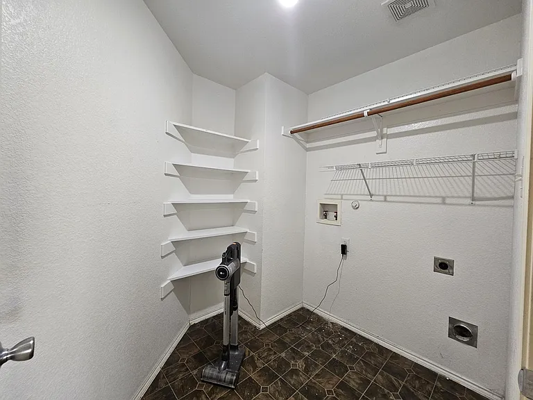 3200 Hoover Dr — Photo 18