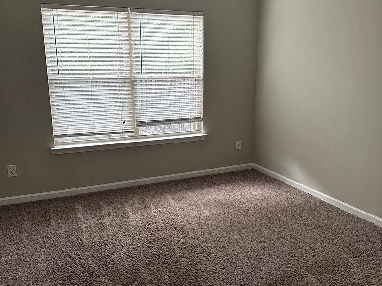 2213 Grandwood Ln — Photo 28