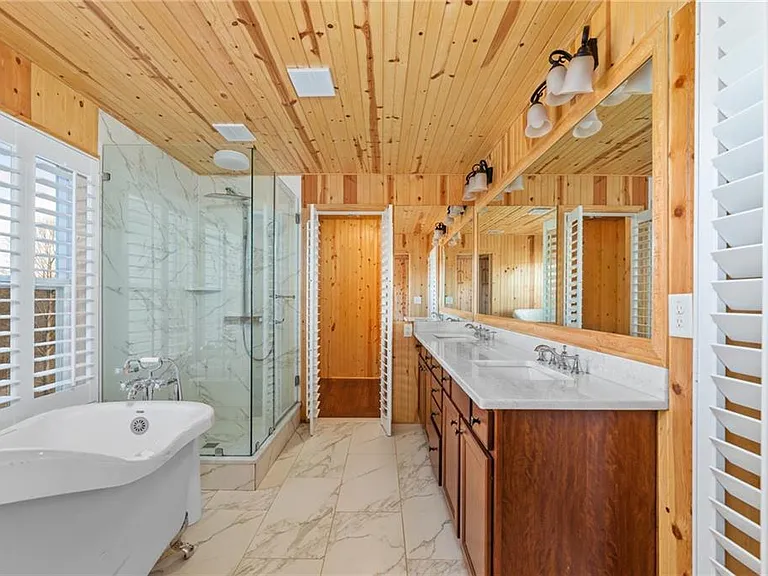 2331 Northmont Pkwy — Photo 36