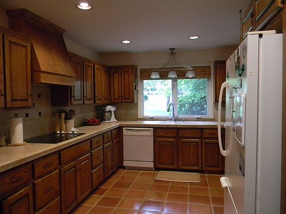 5th image of 1501 Eagle Dr