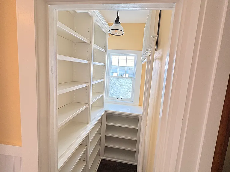 738 S Jackson St — Photo 8
