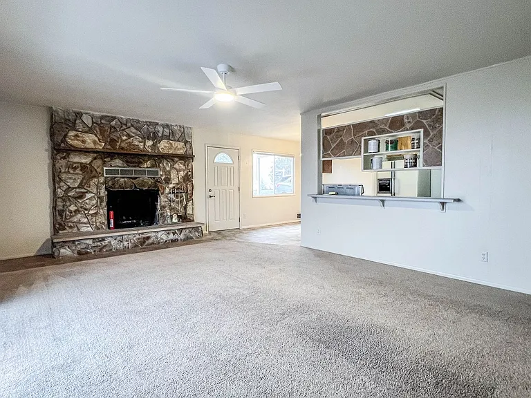 550 Eastwood Pl — Photo 3
