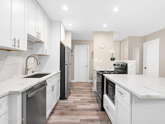 3rd image of 120 Lakeview Dr APT 417