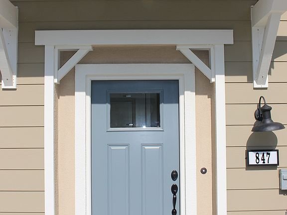 2nd image of 860 E Bonita Ave