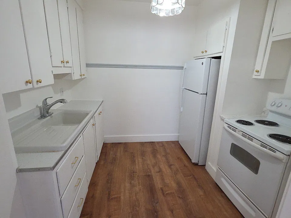 43 Middle St #202