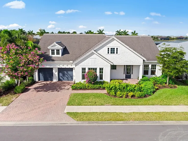 14835 Dockside Ln — Photo 2