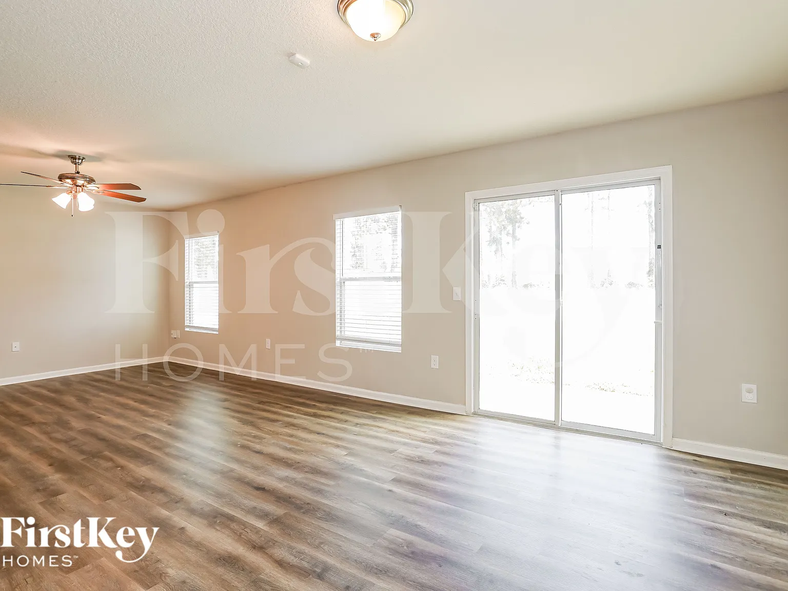 4 bed, 2.0 bath, 1705 sqft, $1,815 — Photo 3
