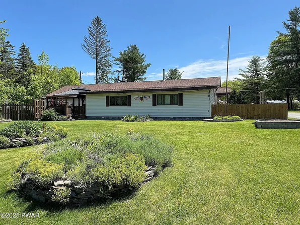 896 Route 390, Greentown, PA 18426