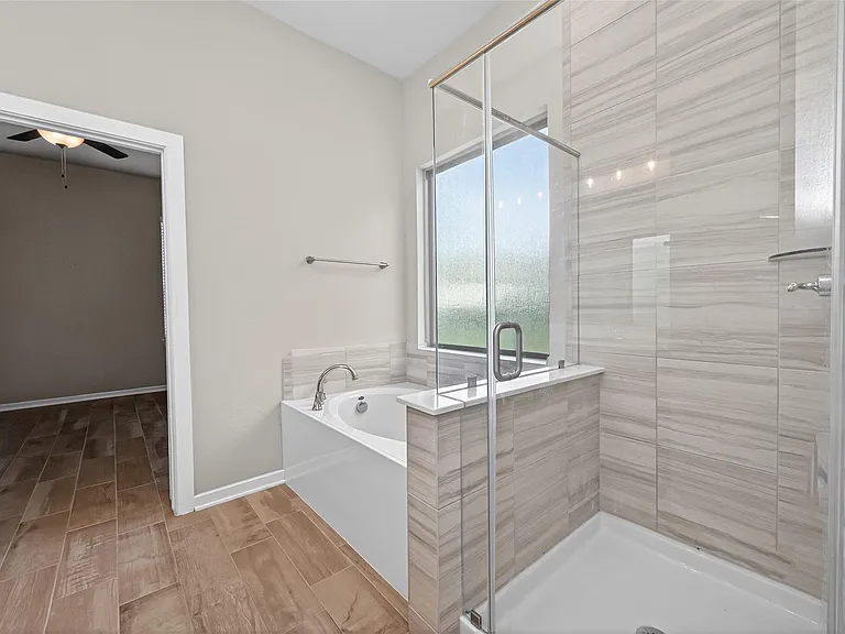 516 Shine Ct — Photo 31