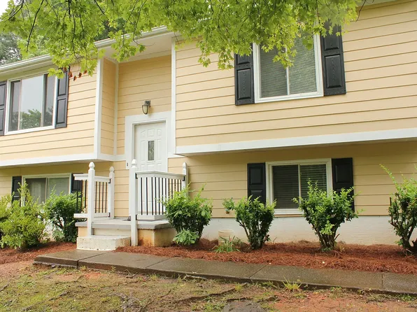 2838 Pine Meadow Dr, Marietta, GA 30066