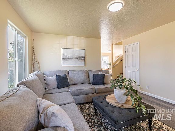 3rd image of 2806 Stoll Ct