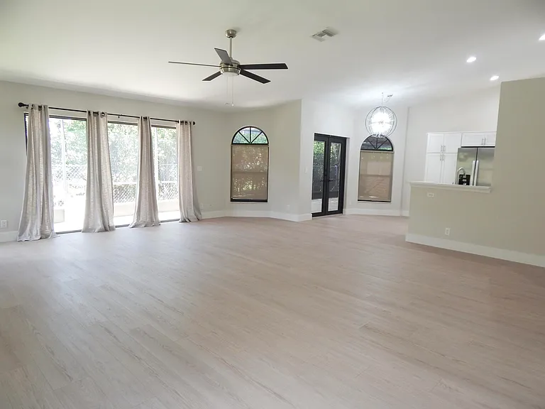 22864 Marbella Cir — Photo 3