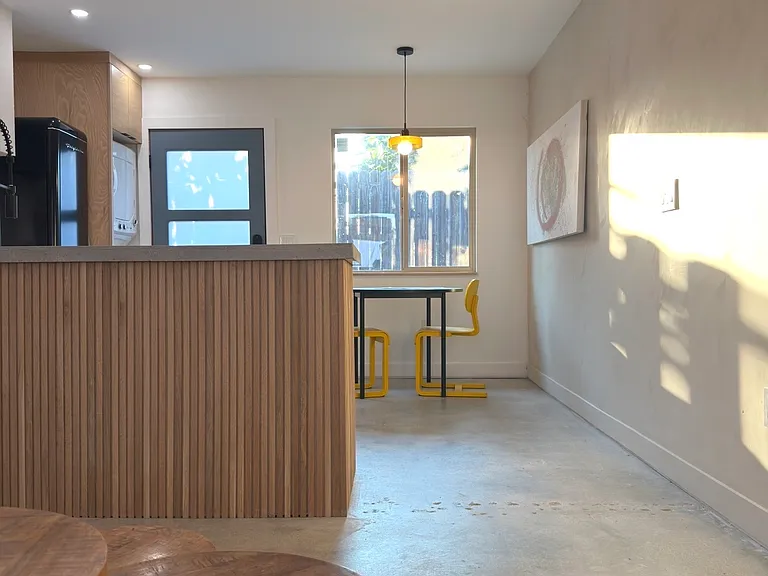 10683 Seamont Dr — Photo 2