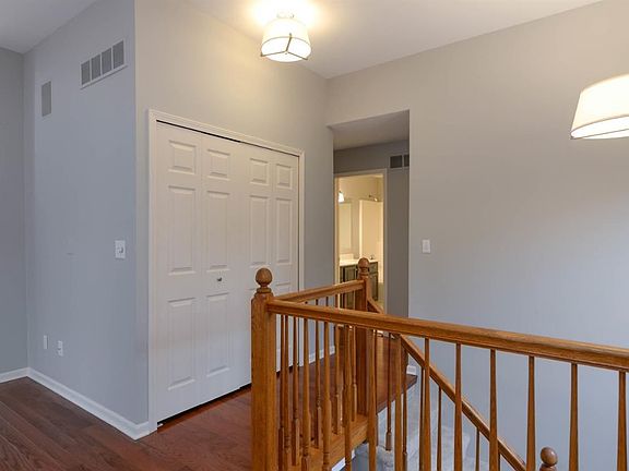5th image of 4910 Lone Oak Ct