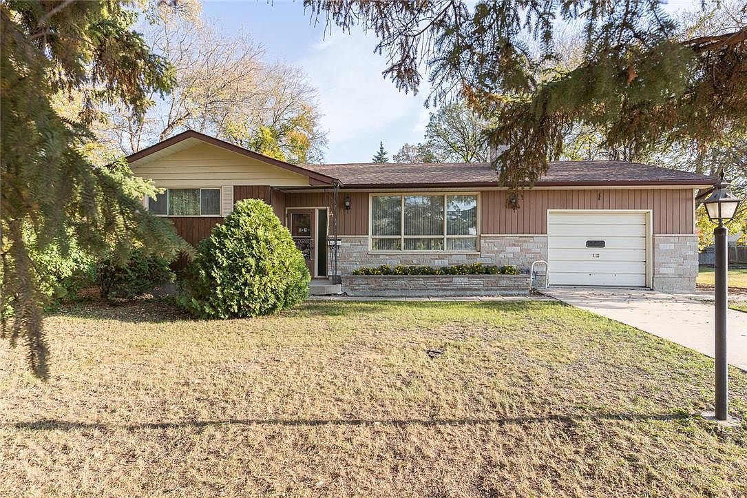44 Avalon Rd, Winnipeg, MB R2M 2L3 Zillow