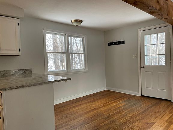 4th image of 100 Stanley Dr