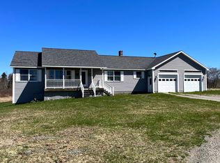 39 Goodhue Rd, Sidney, ME 04330